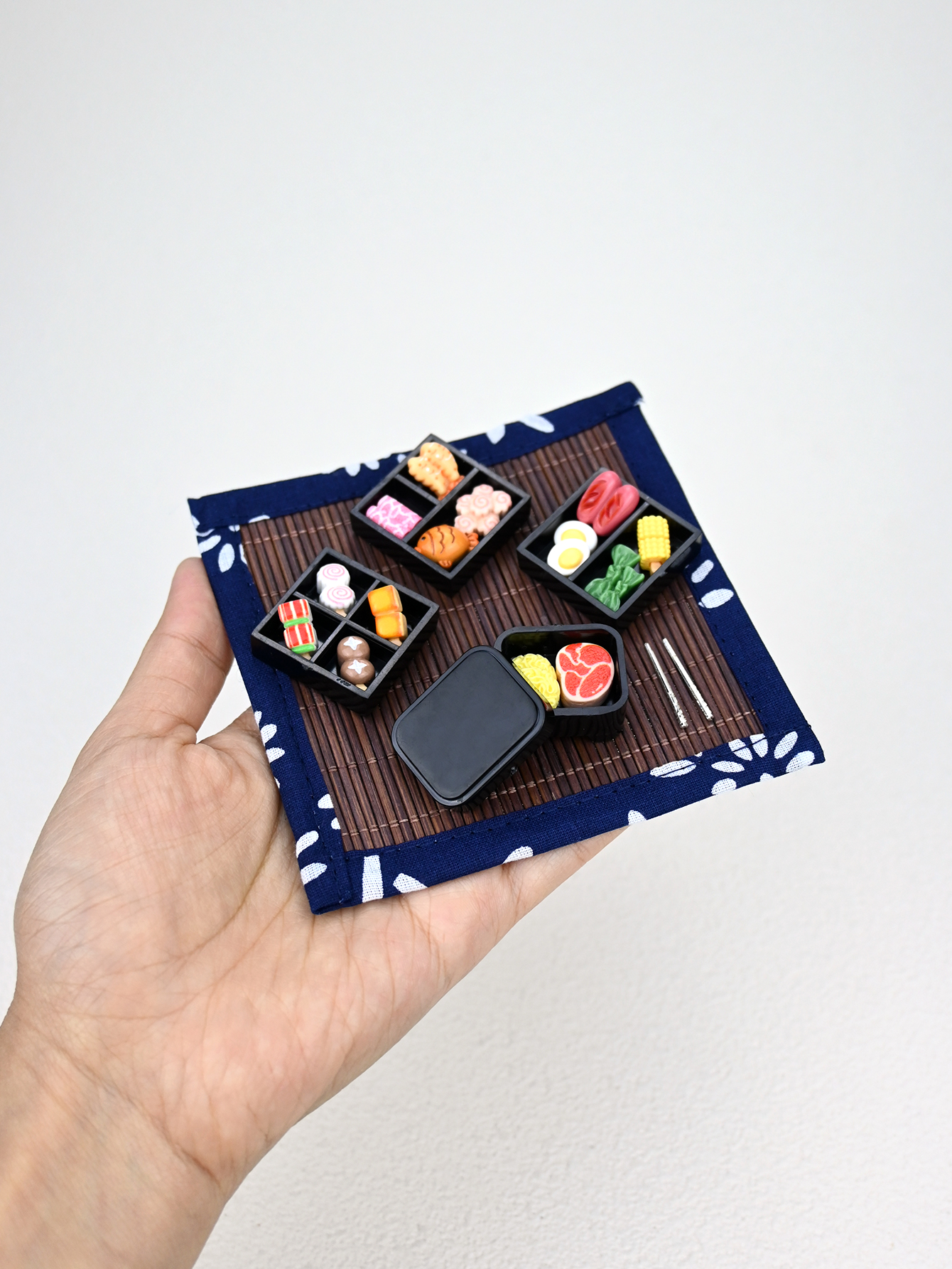 A Miniature Japanese Bento Sce - Japanese Lifestyle Food บทวิจารณ์และราคา